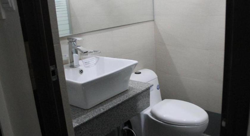 Cherry Midtown Hotel Olongapo Dış mekan fotoğraf